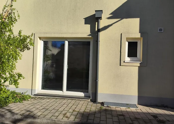 Erdgeschoss Wohnung Nahe Flughafen